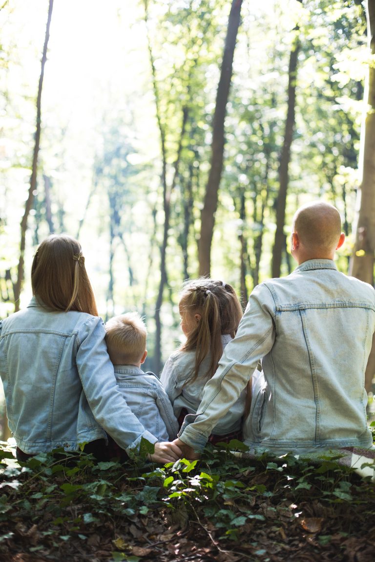 10 façons dont les nouveaux parents peuvent (et devraient) demander de l’aide