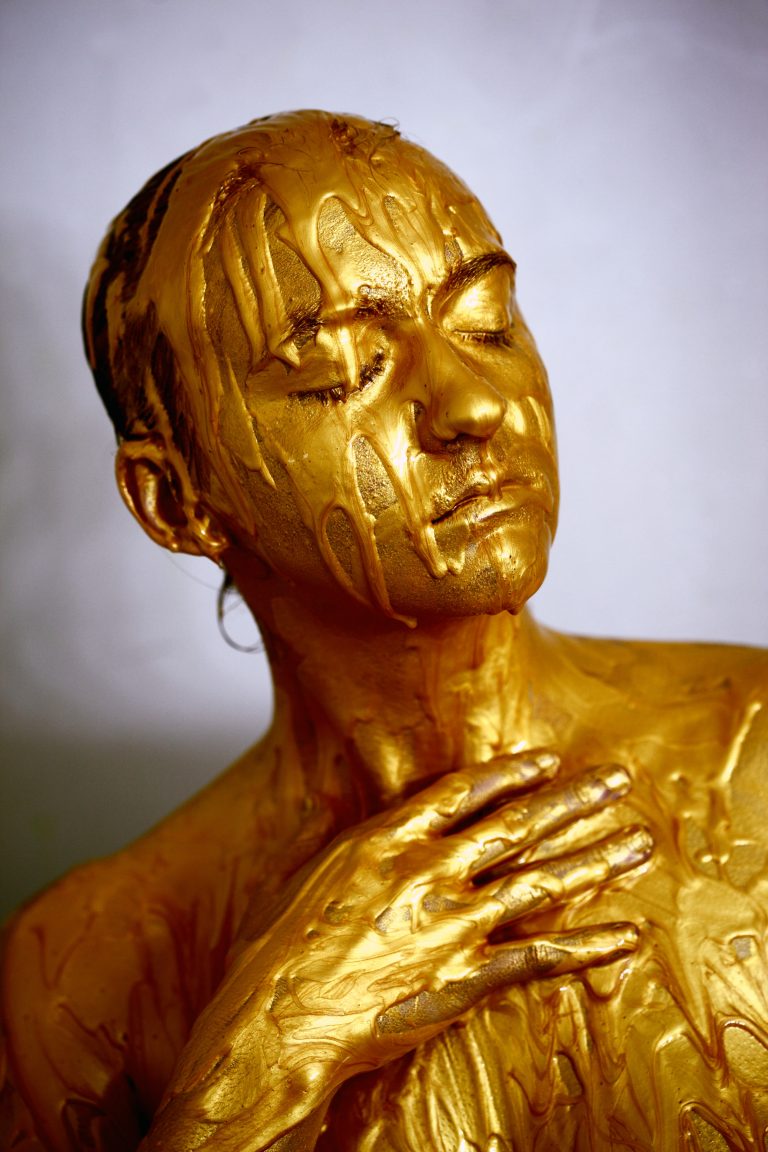 Les soins du visage avec de  l’or fonctionnent-ils vraiment ?