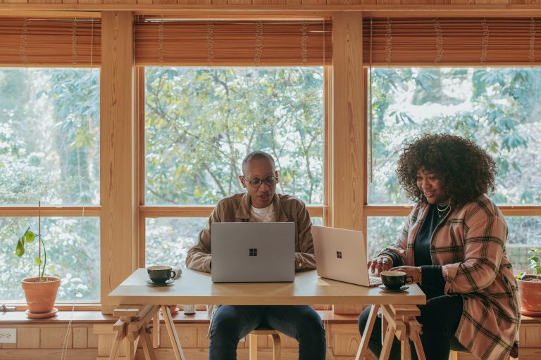 Comment la technologie affecte-t-elle votre santé ? Le bon, le mauvais et les conseils d’utilisation