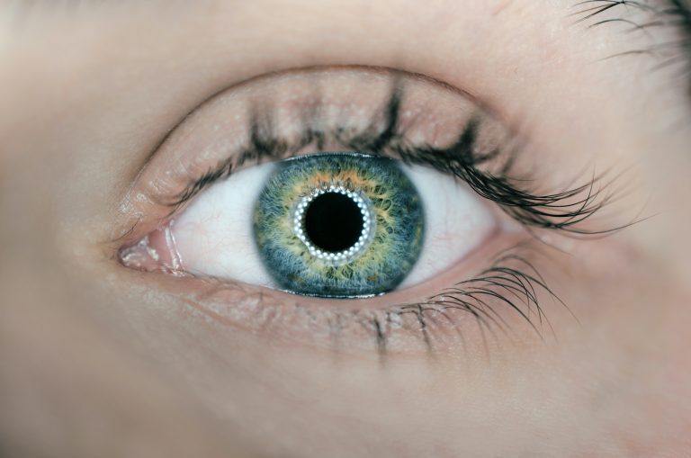 6 exercices de relaxation des yeux qui améliorent vraiment la vision