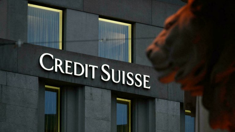 «Secrets suisses»: la banque Credit Suisse accusée d’abriter «de l’argent sale»