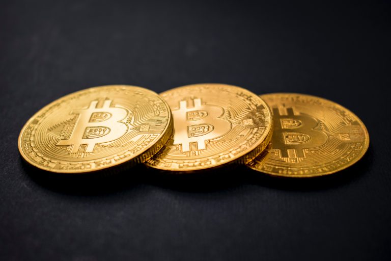 Le gouvernement fédéral arrête un couple marié et saisit 3,6 milliards de dollars de fonds en bitcoins piratés