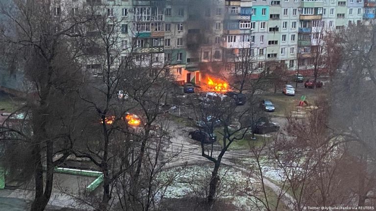 En images : Marioupol, une ville côtière touchée par les tirs militaires russes