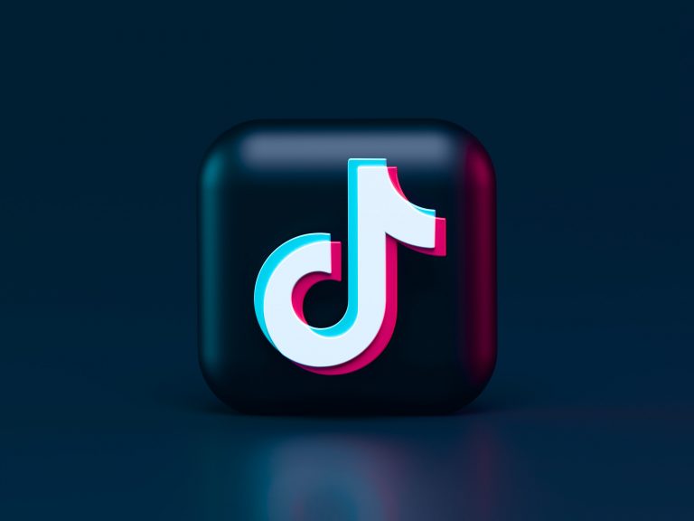 Le réseau social TikTok annonce la suspension de la création de nouvelles vidéos en Russie