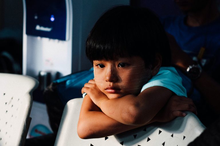Comment calmer un enfant angoissé ?