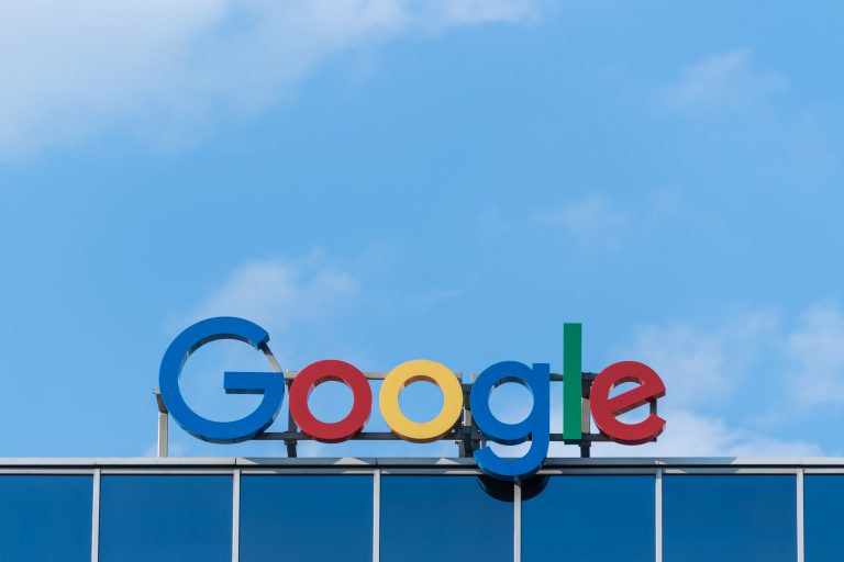 Google et la presse quotidienne française signent un accord-cadre sur les droits voisins