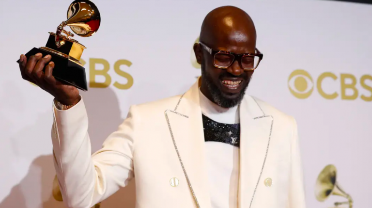 Black Coffee – le DJ sud-africain qui a marqué l’histoire des Grammys