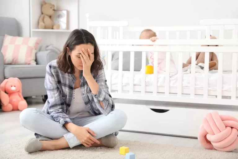 Le burn-out maternel touche une mère sur 3 en France
