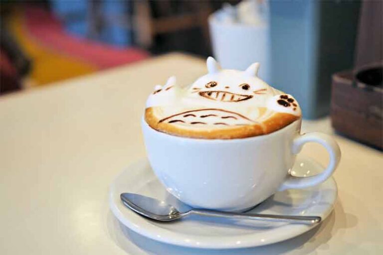 Les « 3D Lattes » d’un artiste japonais recréent d’adorables personnages en mousse