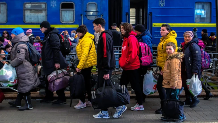 L’Europe accusée de « deux poids deux mesures » sur les réfugiés ukrainiens