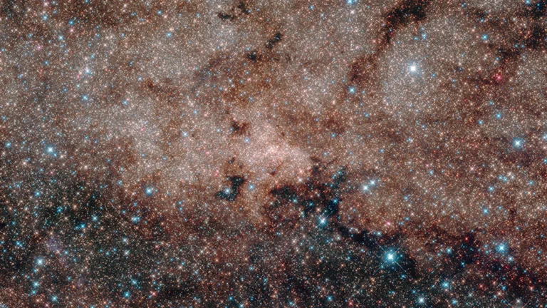 Des astronomes révèlent la première image « révolutionnaire » du trou noir de la Voie lactée