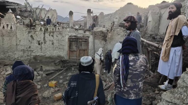 Jusqu’à 280 personnes craignent la mort après un tremblement de terre de magnitude 5,9 dans l’est de l’Afghanistan