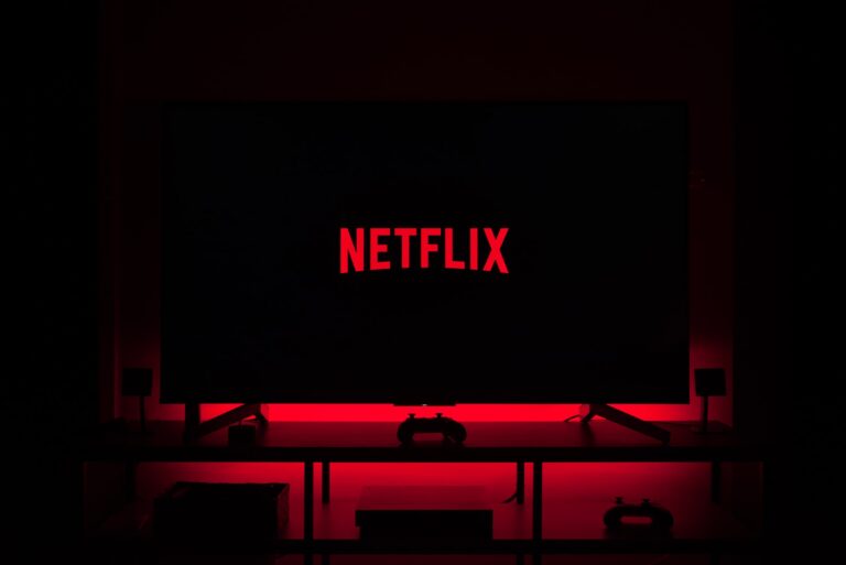 Netflix licencie 300 employés alors que la mauvaise année continue de frapper l’entreprise