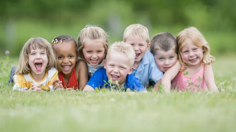 3 façons de parler à vos enfants pour qu’ils écoutent réellement, selon un coach parental
