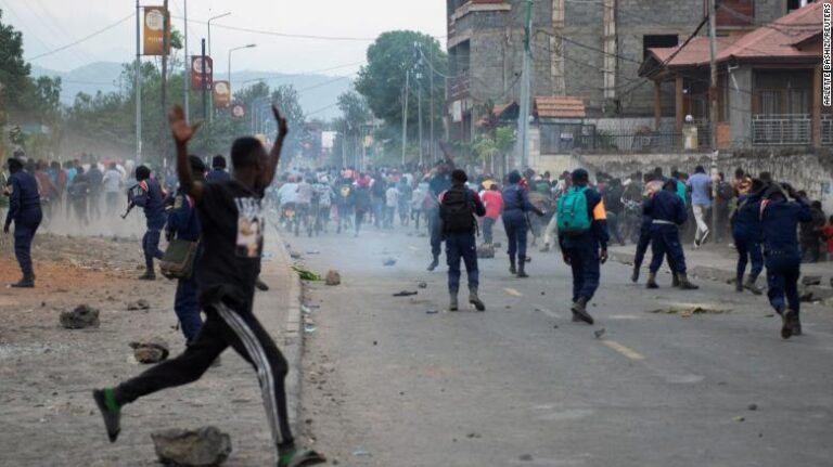 Au moins cinq morts alors que des manifestations anti-ONU secouent la République démocratique du Congo