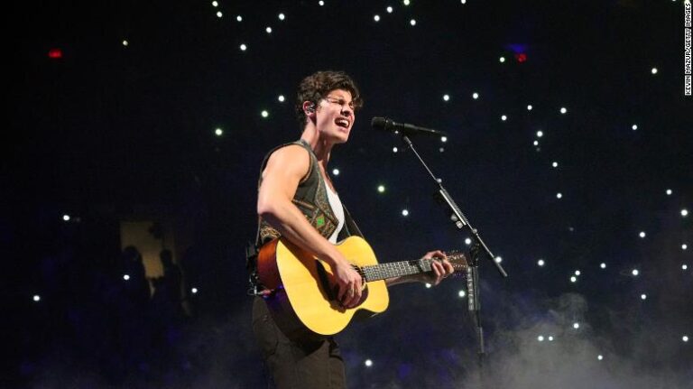 Shawn Mendes annule le reste de sa tournée en invoquant des problèmes de santé mentale