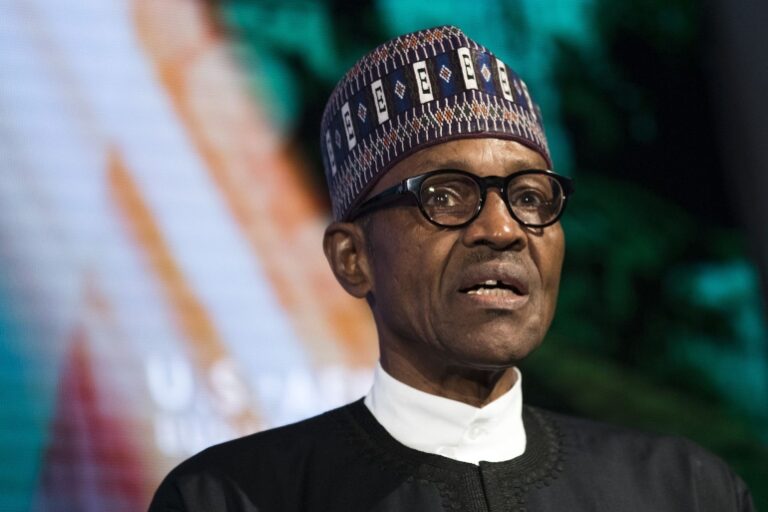 Les sénateurs nigérians demandent la destitution de Buhari pour insécurité