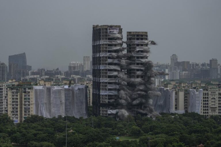 Corruption : en Inde, destruction des deux tours de « la honte » à l&rsquo;extérieur de New Delhi