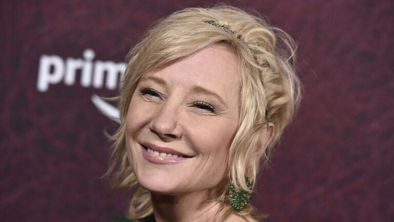 L’accident d’Anne Heche fait maintenant l’objet d’une enquête en tant que crime, selon la police