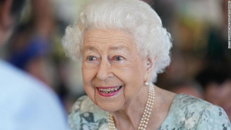La reine ne reviendra pas à Londres pour nommer un nouveau Premier ministre britannique, pour la première fois de son règne