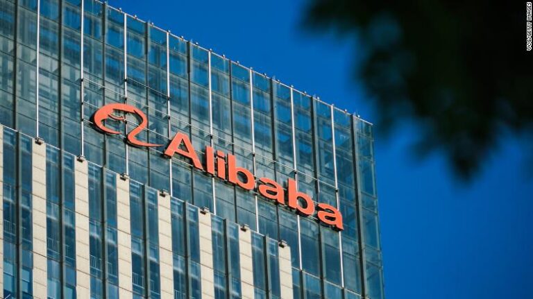 Les actions d’Alibaba chutent à Hong Kong après la menace de radiation des États-Unis