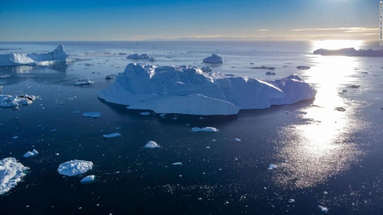 Les pertes de glace au Groenland devraient faire monter le niveau mondial de la mer de près d&rsquo;un pied, selon de nouvelles recherches