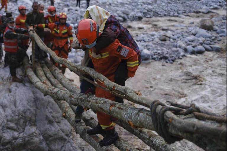 Chengdu en Chine applique un verrouillage strict malgré le tremblement de terre