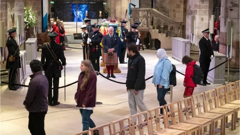 Ce qu’il faut savoir si vous voulez voir le cercueil de la reine à Édimbourg Ce qu’il faut savoir si vous voulez voir le cercueil de la reine à Édimbourg