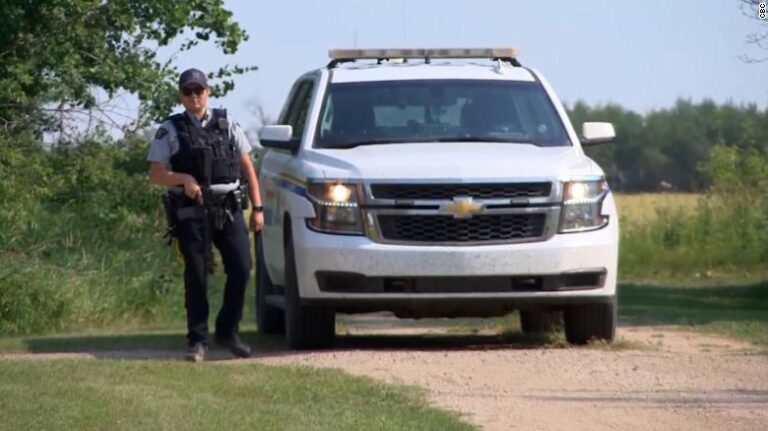 Chasse à l&rsquo;homme en cours pour 2 suspects en lien avec une attaque à l&rsquo;arme blanche qui a fait au moins 10 morts en Saskatchewan, Canada