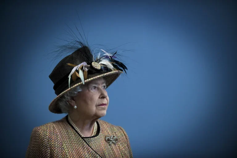 La reine Elizabeth II décède à 96 ans, entourée de la famille royale au domaine de Balmoral