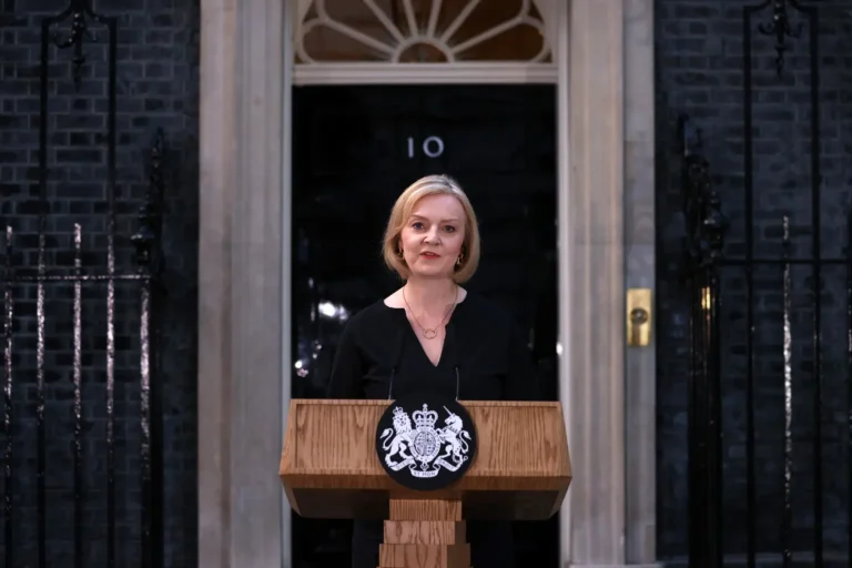 La nouvelle Première ministre britannique Liz Truss a qualifié la monarchie de « honteuse » à l’adolescence