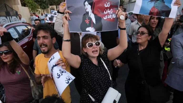 Récits de la répression sanglante des manifestations iraniennes au passage de la frontière