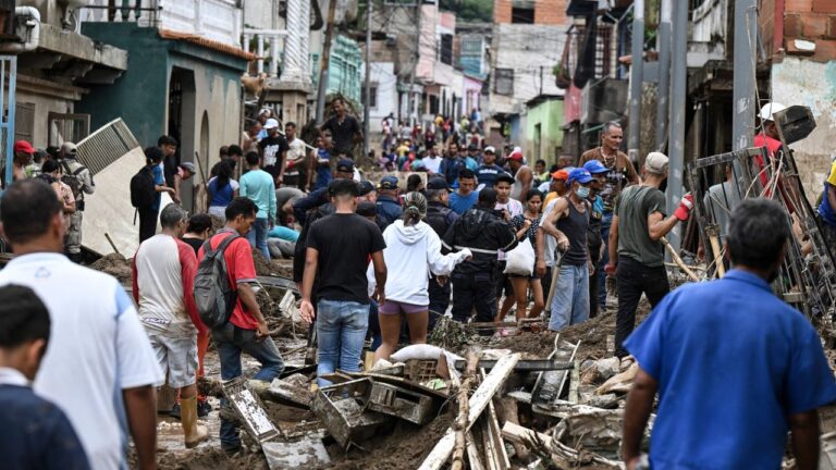 Un glissement de terrain au Venezuela fait au moins 25 morts et 50 disparus