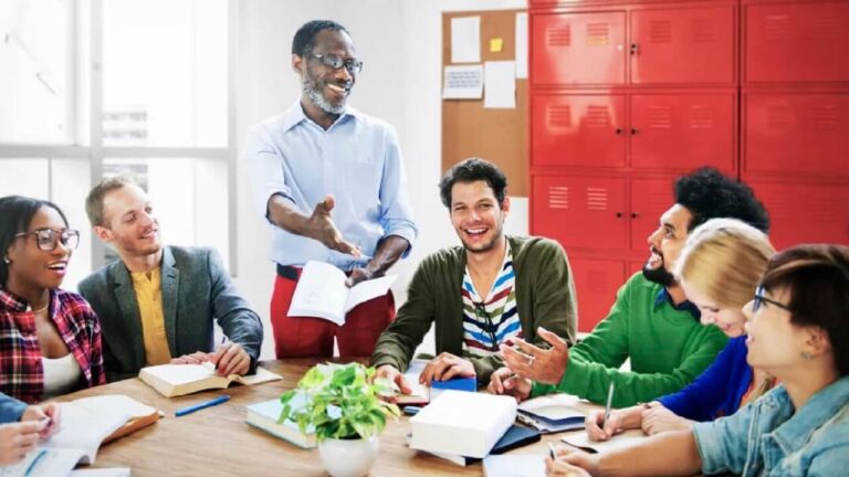 Pourquoi la Journée mondiale des enseignants est-elle célébrée le 5 octobre ?