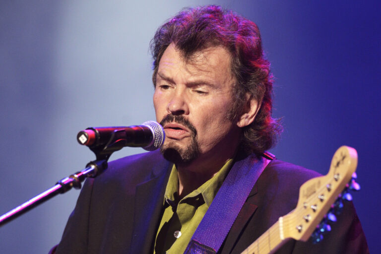 Jeff Cook, co-fondateur du groupe country Alabama, décède à 73 ans