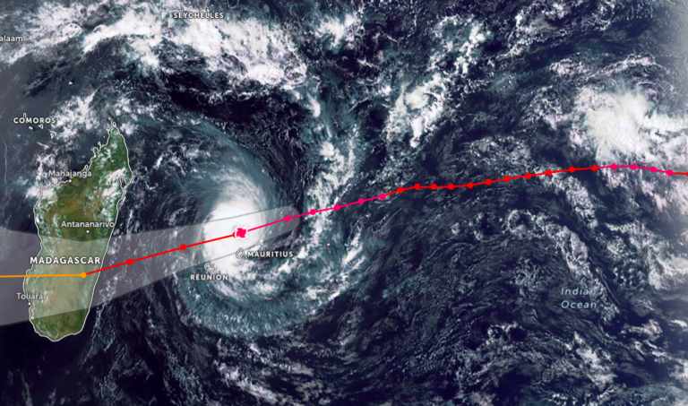 Le cyclone tropical Freddy qui menace les Mascareignes ! Ile Maurice Ile Rodrigues et ile de la Réunion en Alerte