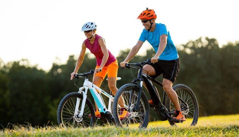 Le vélo électrique est-il bon pour la santé ? « Envoyé spécial » a fait le test et… « ce n’est pas du sport »