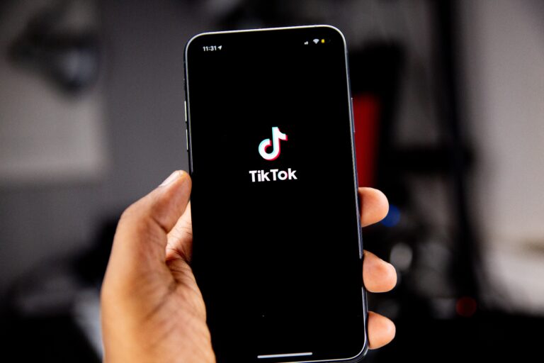 La Maison Blanche soutient un projet de loi du Sénat pour renforcer la capacité des États-Unis à interdire TikTok