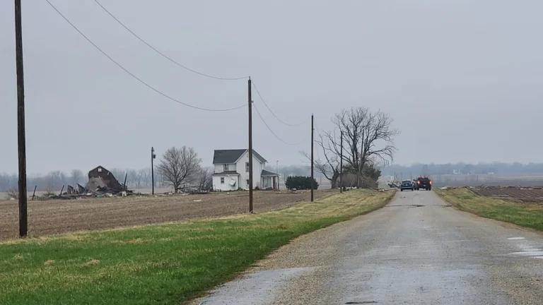 Plus de 62 millions de personnes sont exposées à des conditions météorologiques extrêmes alors que le système de tempête générant des tornades traverse le centre des États-Unis