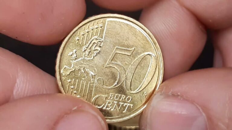 Peau du cou affaissée, rien que des piqûres d’épingle : avec 50 centimes vous avez résolu le problème