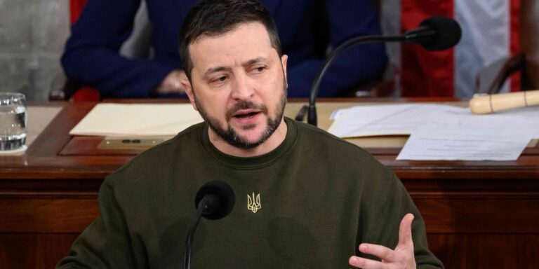 Volodymyr Zelensky estime que l’Ukraine a besoin de « temps supplémentaire » avant de lancer sa contre-offensive contre la Russie