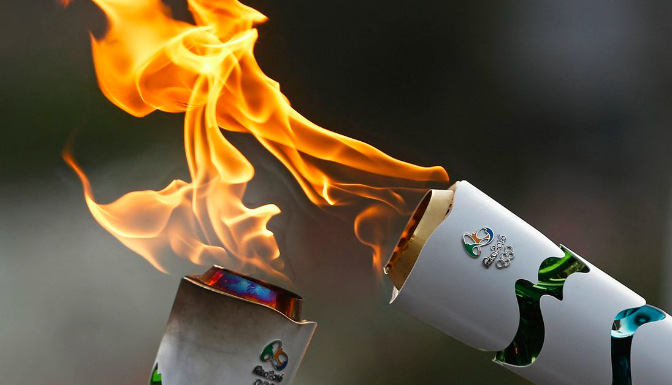 La Flamme Olympique en FRANCE: Symbole de l’Unité Mondiale et de l’Espoir